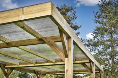 Carport en bois thermochauffé THONES 18,93 m² avec toit plat polycarbonate, Livraison à domicile incluse - HABRITA