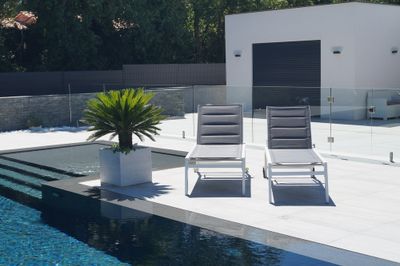 Bain de soleil aluminium blanc et textilène gris HIBISCUS - GIVEX
