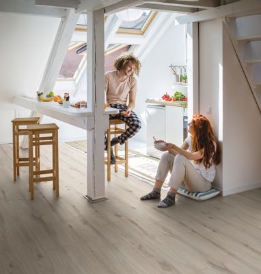 Sol stratifié décor bois clair ATLANTIC ép 8mm 19,2 x 128,5 cm AC5 compatible pièce humide 2,22m²/pqt  AJ TIMBER
