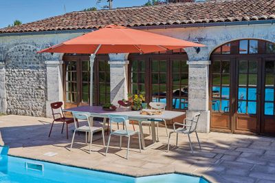 Parasol déporté 3x3 m inclinable et orientable sienne mât crème PROLOISIRS