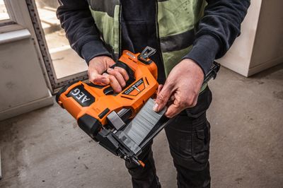 Cloueur de finition sans fil sans batterie Brushless 18 V B18BN18-0 - AEG