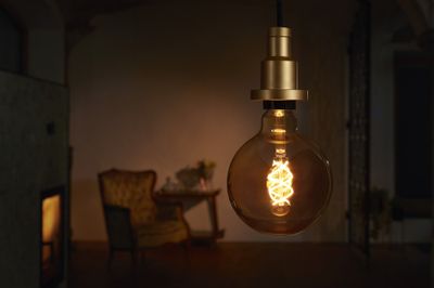 Ampoule LED globe 1906 filament spirale ambrée E27 5 W = 250 lumens blanc chaud OSRAM