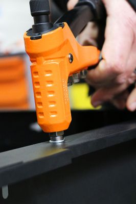 Pince pose écrou à sertir - FISCHER DAREX