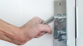 Nomenclature Poignée, serrure et protection de la porte