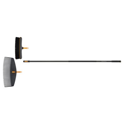 Set Manche avec râteaux 14 dents et balai à feuilles OneClickTM FISKARS