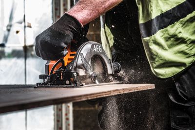 Pack 8 outils électroportatifs 18 V avec batteries 5,0 Ah et accessoires AEG8CKBX1-503MS - AEG