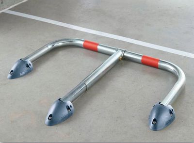 Barrière rabattable de parking design L 940 x P 380 x H 430 mm MOTTEZ