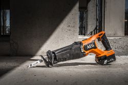 Scie Sabre AEG 18V PRO18V - Sans Batterie - 3000 Cps/min - Changement Lame Sans Outil