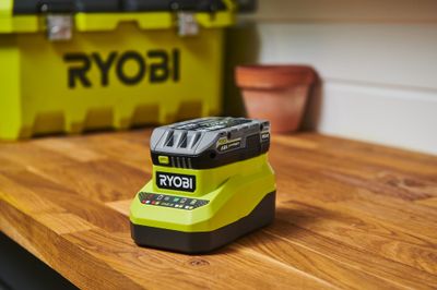 Chargeur rapide 18V RC18120A ONE+ (2,0 A) - RYOBI