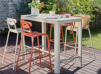 Table haute de jardin EOS aluminium crème lattes 140 x 74 cm, Livraison à domicile incluse - PROLOISIRS