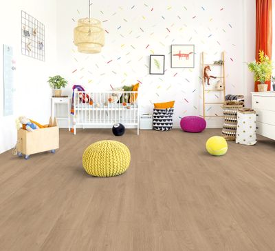 Sol stratifié décor chêne ELBA ép. 10mm 15,7 x 138 cm AC5 compatible pièce humide paquet de 1,30m² - KRONOTEX
