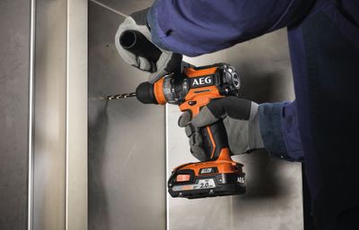 Perceuse-visseuse à percussion - Meuleuse 125 mm Brushless avec batteries 5,0 Ah et accessoires FR18-AG-2BL-502MB - AEG