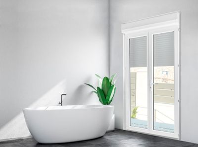 Porte-fenêtre 2 vantaux hauteur 215 x largeur 120 cm avec volet roulant intégré
