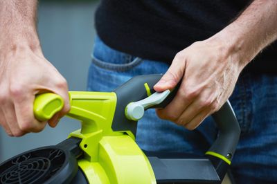 Aspirateur souffleur à batterie avec broyeur RBV36V RYOBI