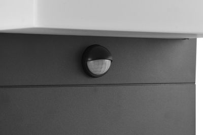 Potelet extérieur LED 80 cm détecteur de mouvements Nestos anthracite IP54 1300 lumens blanc chaud - TRIO