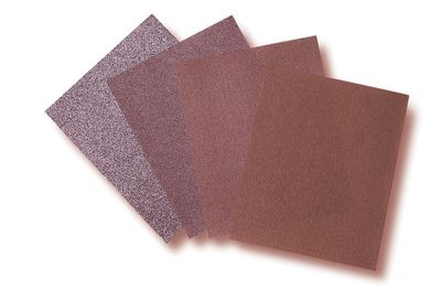 Feuille papier corindon brun 230 x 280 mm - grain moyen Eco