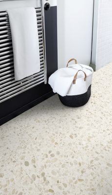 Dalle Pvc effet terrazzo beige SENSO PREMIUM CLIC 2 ép 4,5 mm 49 x 98 cm compatible pièce humide paquet de 2,40 m² GERFLOR